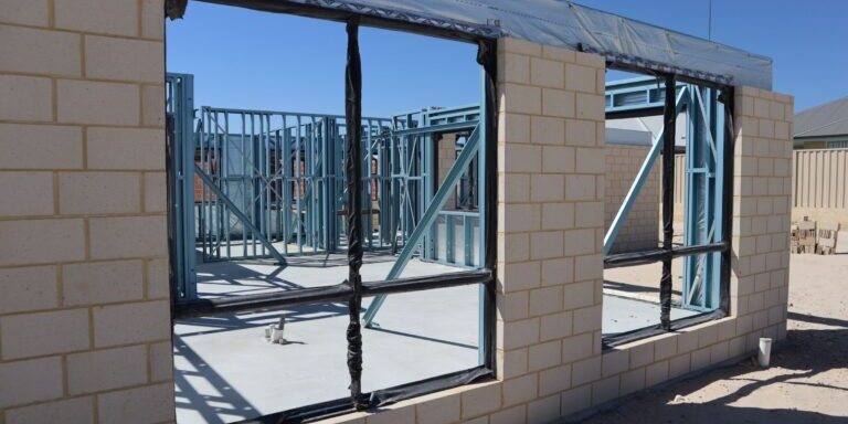 d80106-d70b-1ac1-dd0-8e21405a04a_LandHQwa_new_home_under_construction_frames